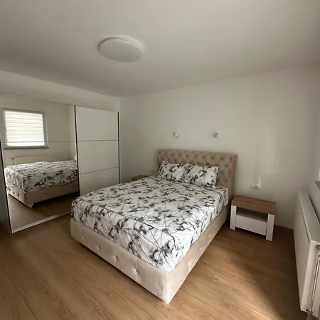 Arandelovac2 アパート *