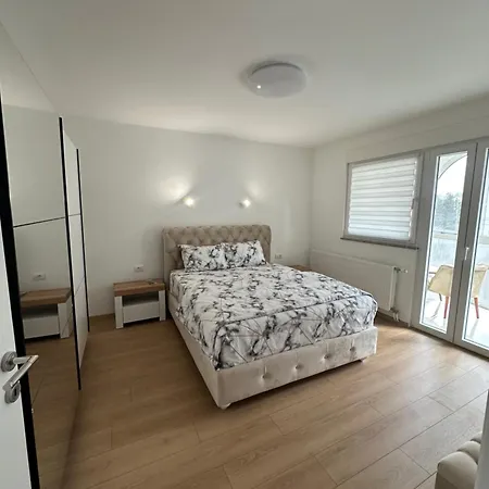 Arandelovac2 アパート アランジェロヴァツ